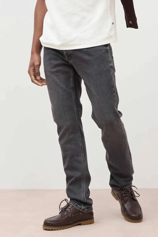 Men's Straight Fit Jeans